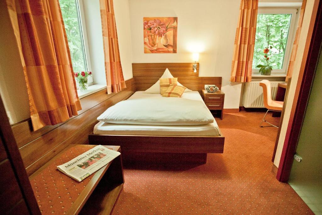 Wuermtaler Gaestehaus Gräfelfing Стая снимка